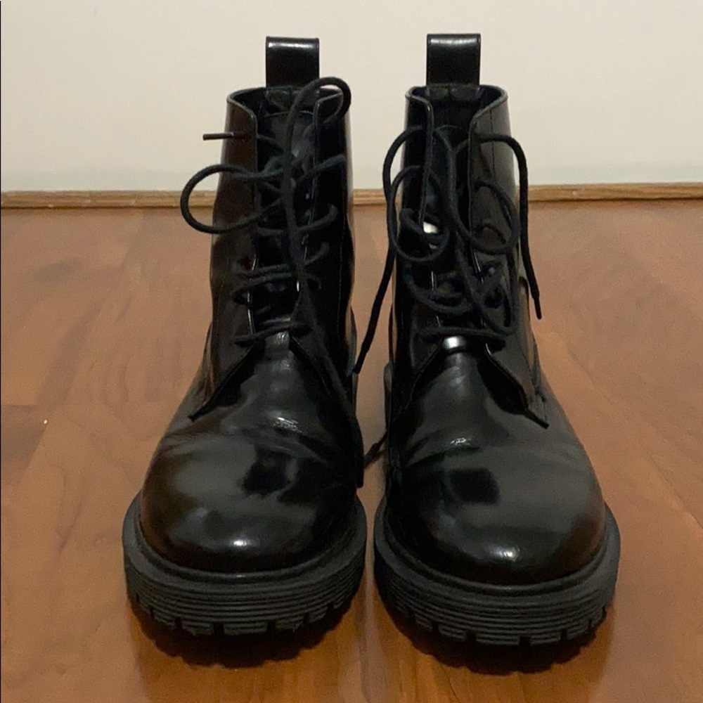 Cute short booties Italian leather